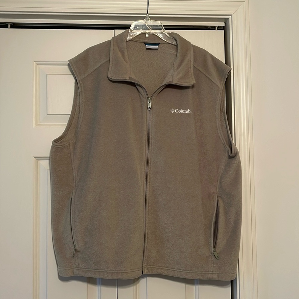 Men’s Columbia Vest